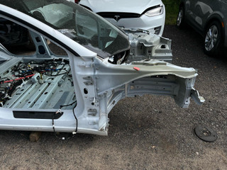 четверть передняя правая Tesla Model 3 2 поколение Highland 2025, белый