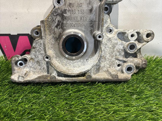 крышка двигателя передняя Volkswagen Jetta 7 поколение (2018 - 2026), 1.4 л., 04E103153B
