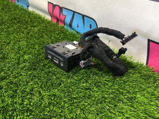 разъем AUX / USB