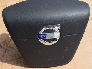 подушка безопасности водителя Volvo XC70 2 поколение 2012, 2.4 л., D5, D 5244 T15, дизель, АКПП, универсал, полный подключаемый привод, 31332820