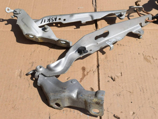 петля капота Volvo XC70 2 поколение 2012, 2.4 л., D5, D 5244 T15, дизель, АКПП, универсал, полный подключаемый привод, 31250185, 31250186