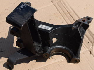 кронштейн полуоси Volvo V70 2 поколение 2001, 2.5 л., D 5252 T, дизель, МКПП, универсал, передний привод