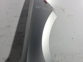 крыло переднее правое SEAT Toledo 4 поколение 2013, 1.6 л., CAYA, дизель, 5МКПП, серебро, седан