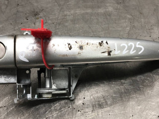 ручка наружная Peugeot 207 1 поколение 2008, 1.6 л., дизель, 5МКПП, серебро, универсал