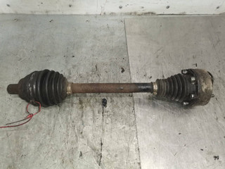 полуось передняя левая (приводной вал, ШРУС) Volkswagen Golf 5 поколение 2004, 1.9 л., дизель, 5МКПП, хетчбэк 5 дв.
