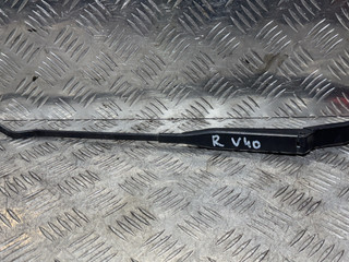 щеткодержатель (поводок стеклоочистителя, дворник) Volvo V40 1 поколение 1999, 1.9 л., F9Q 419, дизель, 5МКПП, черный, универсал