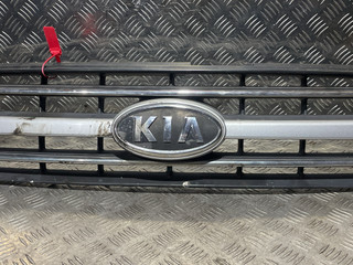 решетка радиатора Kia Carnival 2 поколение 2009, 2.9 л., дизель, 5МКПП, минивэн