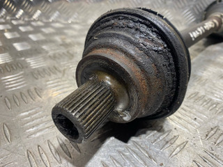полуось передняя левая