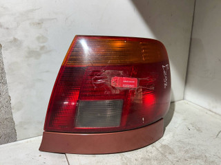 фонарь задний правый Audi A4 B5 1995, 1.8 л., AEB, бензин, 5МКПП, седан