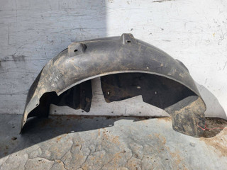 подкрылок задний правый
