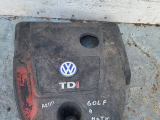 декоративная крышка двигателя Volkswagen Golf 4 поколение 2000, 1.9 л., дизель, хетчбэк 5 дв.