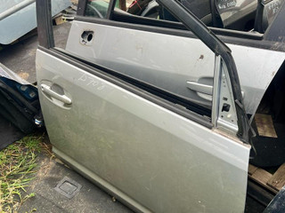 дверь передняя правая Toyota Prius 2 поколение XW20 [рестайлинг] 2006, 1.5 л., 1NZ-FXE, бензин, АКПП, хетчбэк 5 дв.