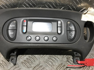 блок управления печки / климат-контроля Renault Scenic 1 поколение [рестайлинг] 2001, 2.0 л., F4P 720, бензин, АКПП, синий, минивэн, 7700435401