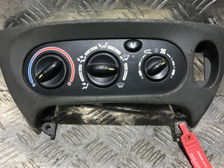 блок управления печки / климат-контроля Renault Scenic 1 поколение 1999, 1.6 л., бензин, МКПП, минивэн