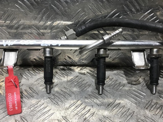 форсунка Audi A4 B6 2002, 2.0 л., бензин, МКПП, универсал, 06B133551T