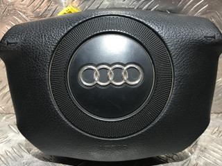 подушка безопасности водителя Audi A6 4B/C5 1998, 2.4 л., бензин, МКПП, универсал