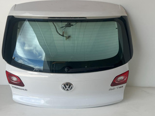 крышка багажника (дверь 3-5) Volkswagen Tiguan 1 поколение 2008, 2.0 л., CAWB, бензин, АКПП, внедорожник 5 дв., полный привод, 5N0827025G