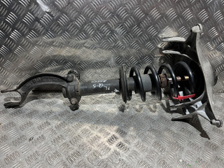 стойка передняя левая Audi Q5 8R 2012, 2.0 л., CDNC, бензин, АКПП, внедорожник 5 дв., 8R0413031F