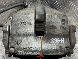 суппорт передний правый Volkswagen Touran 1 поколение [2-й рестайлинг] 2013, 1.4 л., CTHB, бензин, АКПП, минивэн, 1K0615124