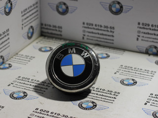 эмблема BMW 1 серия F20/F21 2013, 1.6 л., N13 B16 A, бензин, АКПП, хетчбэк 5 дв., 51247248535