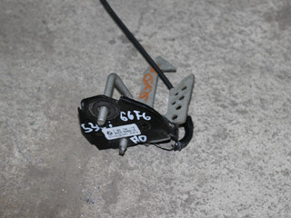 захватный крюк капота BMW 5 серия F07/F10/F11 2010, 3.0 л., бензин, АКПП, синий, седан, 51237183764