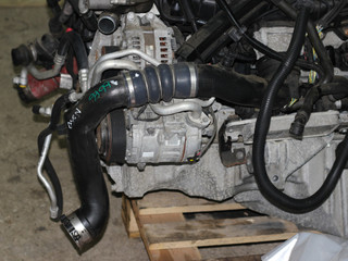 патрубок интеркулера BMW 5 серия F07/F10/F11 2010, 3.0 л., бензин, АКПП, синий, седан, 13717582314