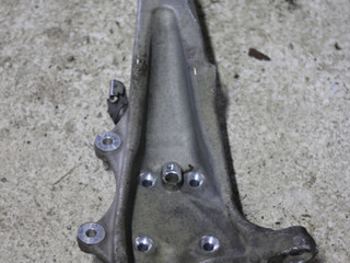 кулак поворотный левый BMW 7 серия F01/F02 2010, 4.4 л., бензин, АКПП, schwarz 2 (668), седан, 31216775767