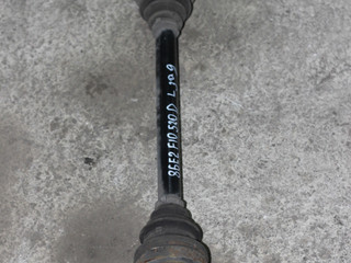 полуось задняя (приводной вал, ШРУС) BMW 5 серия F07/F10/F11 2011, 2.0 л., дизель, МКПП, черный 475, седан, правый руль, 33207581021