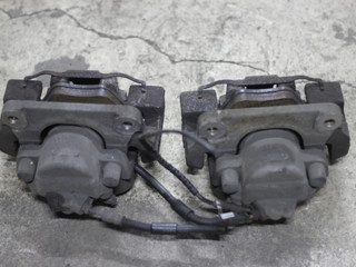 суппорт передний левый BMW 5 серия F07/F10/F11 2011, 2.0 л., дизель, МКПП, черный 475, седан, правый руль, 34116791919