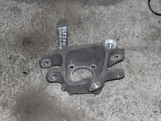кулак задний левый BMW 5 серия F07/F10/F11 2011, 2.0 л., дизель, МКПП, черный 475, седан, правый руль, 33326793769