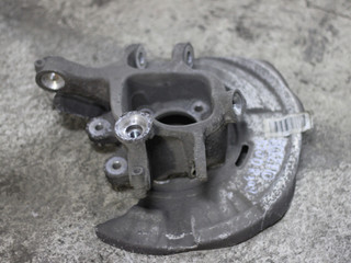 кулак задний правый BMW 5 серия F07/F10/F11 2011, 2.0 л., дизель, МКПП, черный 475, седан, правый руль, 33326793770