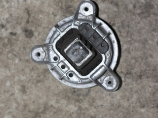 подушка крепления двигателя BMW 5 серия F07/F10/F11 2012, 2.0 л., дизель, АКПП, imperial-blau brillant metallic, хетчбэк 5 дв., правый руль, 6785602
