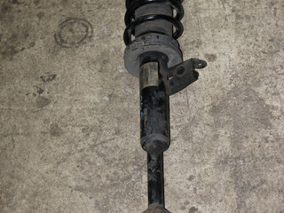 амортизатор передний левый BMW 5 серия F07/F10/F11 2012, 2.0 л., дизель, АКПП, imperial-blau brillant metallic, хетчбэк 5 дв., правый руль, 6859357