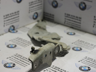 петля капота левая BMW X5 E70 [рестайлинг] 2011, 3.0 л., дизель, АКПП, белый, внедорожник 5 дв., 7208627