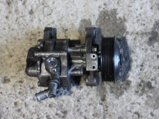 насос гидроусилителя руля BMW 7 серия F01/F02 2011, 4.4 л., бензин, АКПП, черный, седан, 6796493