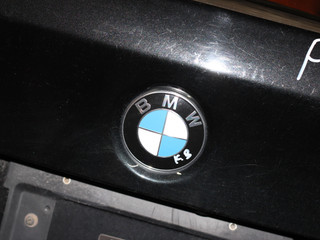 эмблема BMW 5 серия F07/F10/F11 2012, 3.0 л., бензин, АКПП, черный, седан, 51148132375