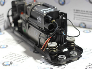 компрессор пневмоподвески BMW 7 серия F01/F02 [рестайлинг] 2013, 3.0 л., дизель, АКПП, black sapphire metallic (475), седан, правый руль, 37206875176
