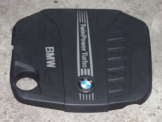 декоративная крышка двигателя BMW 7 серия F01/F02 [рестайлинг] 2013, 3.0 л., дизель, АКПП, black sapphire metallic (475), седан, правый руль, 8513452