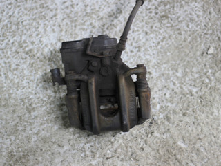 суппорт задний левый BMW 5 серия F07/F10/F11 2011, 2.0 л., N47 D20 C, дизель, АКПП, a89, универсал, задний привод, правый руль, 6793041