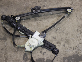 стеклоподъемник передний правый BMW 5 серия F07/F10/F11 2012, 2.0 л., дизель, АКПП, imperial-blau brillant metallic, хетчбэк 5 дв., правый руль, 7197920