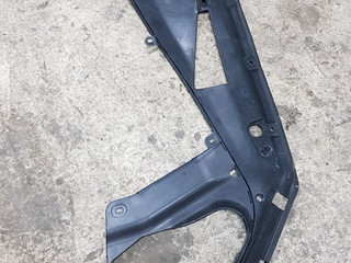 планка под капот BMW 6 серия F12/F13 [рестайлинг] 2017, 4.0 л., дизель, АКПП, 7211930