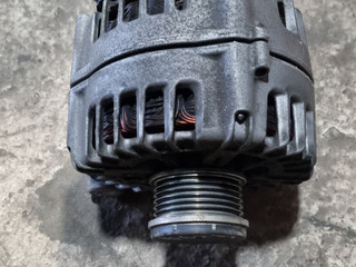 генератор BMW 5 серия F07/F10/F11 2011, 2.0 л., N47 D20 C, дизель, АКПП, a89, универсал, задний привод, правый руль, 8507625