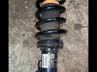 амортизатор передний правый BMW X6 F16 2016, 4.0 л., дизель, АКПП, полный привод, правый руль, 37116875084