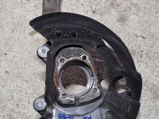 кулак поворотный правый BMW X6 F16 2016, 4.0 л., дизель, АКПП, полный привод, правый руль, 6869870
