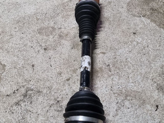 полуось передняя правая (приводной вал, ШРУС) BMW X6 F16 2016, 4.0 л., дизель, АКПП, полный привод, правый руль, 7629880