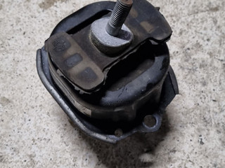 подушка крепления двигателя BMW X6 F16 2016, 4.0 л., дизель, АКПП, полный привод, правый руль, 6853103