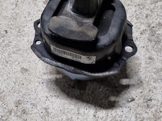 подушка крепления двигателя BMW X6 F16 2016, 4.0 л., дизель, АКПП, полный привод, правый руль, 6853106