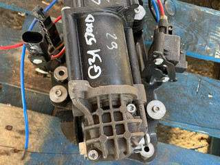 компрессор пневмоподвески BMW 5 серия G30/G31 2017, 3.0 л., B57 D30 A, дизель, АКПП, универсал, полный привод, правый руль, 37206886721