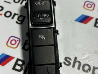 кнопки центрального подлокотника BMW X1 F48 2019, 2.0 л., B48 A20 A, бензин, АКПП, хетчбэк 5 дв., передний привод, правый руль, 9374833