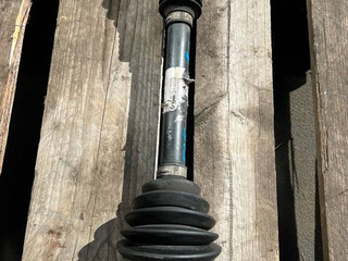 полуось передняя левая (приводной вал, ШРУС) BMW X5 F15 2018, 3.0 л., N57 D30 A, дизель, АКПП, а96, полный привод, правый руль, 31607622913